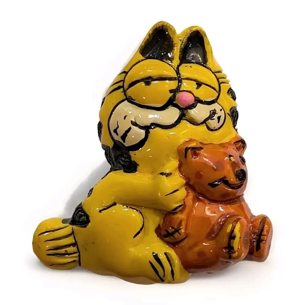 Vtg Garfield Lapel Pin Brooch Holding Teddy Bear Resin